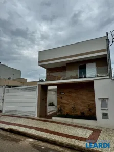 Sobrado com 3 Quartos à venda, 258m² no Loteamento Caldense, Poços de Caldas
