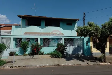 Sobrado com 3 Quartos à venda, 126m² no Vila Vakula, Cosmópolis