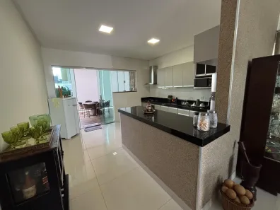 Casa de Condomínio com 3 Quartos à venda, 216m² no Residencial Condomínio Jardim Veneza, Senador Canedo