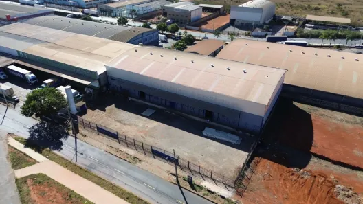 Galpão / Depósito / Armazém para venda ou aluguel, 2200m² no Santa Maria, Brasília