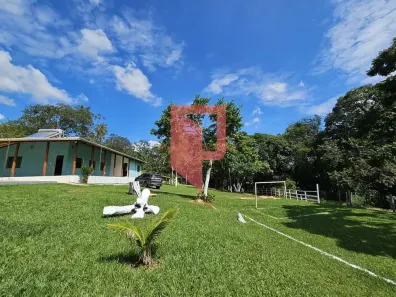 Fazenda / Sítio / Chácara com 4 Quartos à venda, 250m² no Pinhões, Santa Luzia