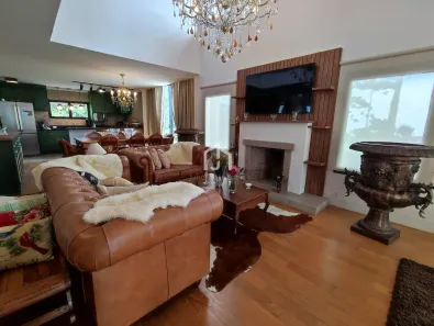 Casa de Condomínio com 4 Quartos à venda, 256m² no Alto da Boa Vista, Campos do Jordão