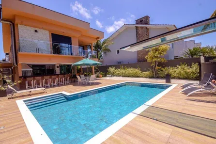 Casa de Condomínio com 6 Quartos para alugar, 390m² no Jardim Acapulco, Guarujá