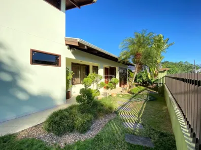 Casa com 3 Quartos para alugar, 380m² no Do Salto, Blumenau