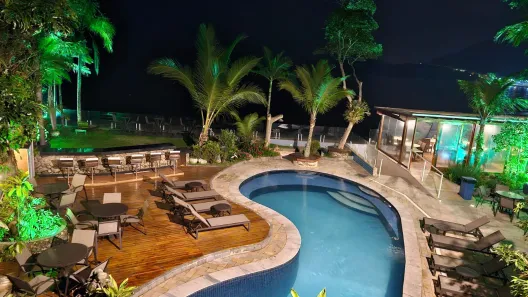 Hotel / Motel / Pousada com 21 Quartos à venda, 1500m² no Boiçucanga, São Sebastião