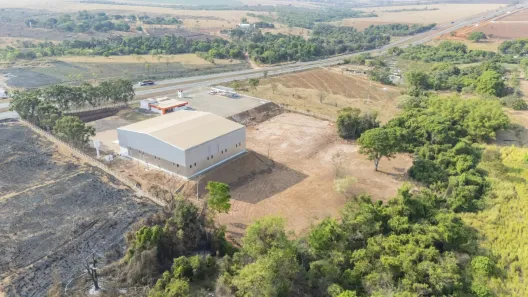 Galpão / Depósito / Armazém com 10 Quartos para alugar, 2900m² no Nova Fátima, Hidrolândia