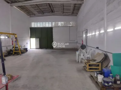 Galpão / Depósito / Armazém à venda, 200m² no Dois de Julho, Camaçari