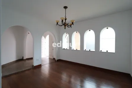 Casa com 5 Quartos para alugar, 270m² no Centro, Ribeirão Pires