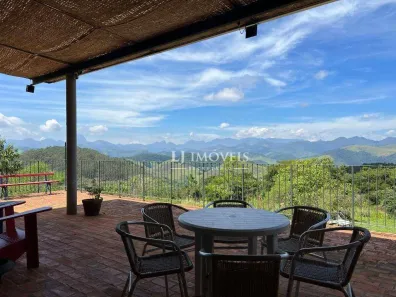 Fazenda / Sítio / Chácara com 5 Quartos à venda, 550m² no Pedro do Rio, Petrópolis