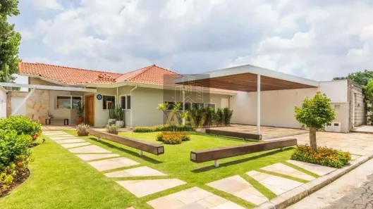 Casa de Condomínio com 3 Quartos à venda, 370m² no Chácara do Refúgio, Carapicuíba