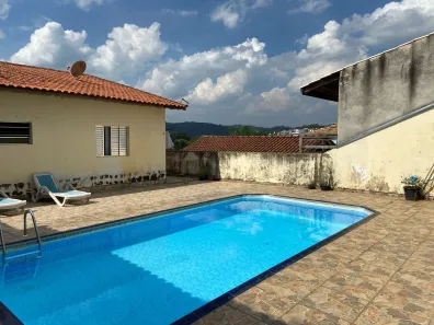 Casa com 2 Quartos à venda, 150m² no Vila Mike, São Roque