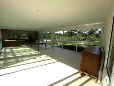 Fazenda / Sítio / Chácara com 5 Quartos para venda ou aluguel, 1333m² no Jardim Caiapiá, Cotia