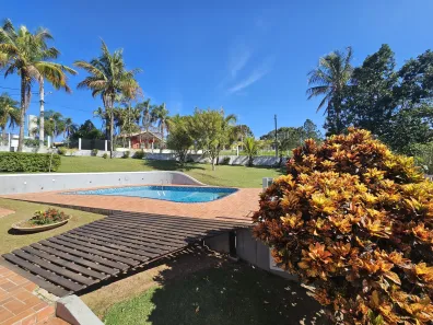 Fazenda / Sítio / Chácara com 3 Quartos à venda, 2000m² no , Mairinque