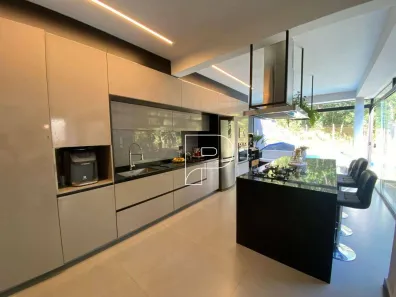 Casa de Condomínio com 3 Quartos à venda, 300m² no Jardim Indaiá, Embu das Artes