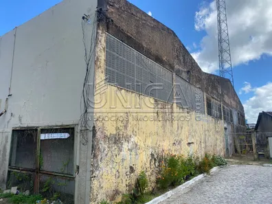 Galpão / Depósito / Armazém à venda, 2100m² no Rosa Elze, São Cristóvão