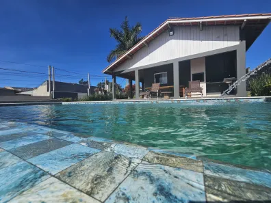 Fazenda / Sítio / Chácara com 3 Quartos à venda, 800m² no , Mairinque