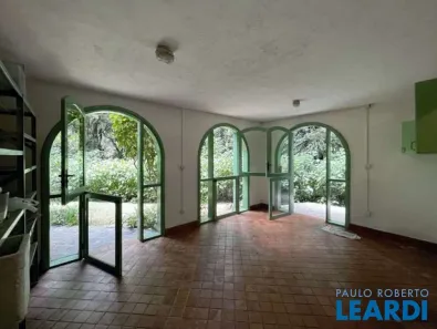 Fazenda / Sítio / Chácara com 1 Quarto para venda ou aluguel, 271m² no Taboleiro Verde, Cotia