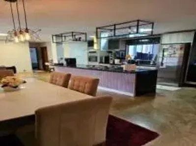 Casa com 4 Quartos à venda, 200m² no Região dos Lagos, Brasília