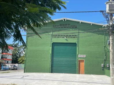 Galpão / Depósito / Armazém para alugar, 300m² no Fluminense, São Pedro da Aldeia