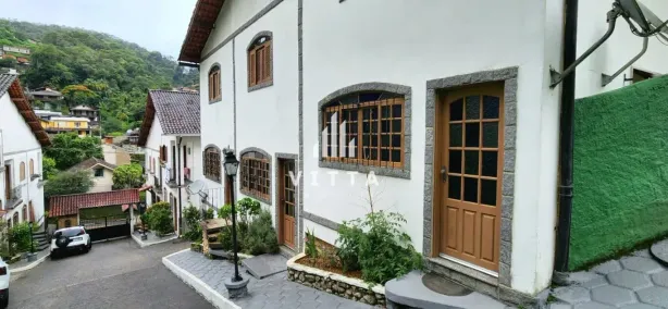 Casa com 2 Quartos à venda, 75m² no Castelanea, Petrópolis