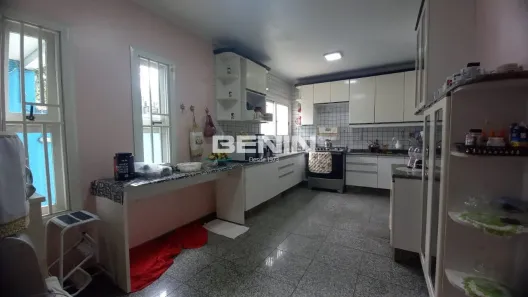 Sobrado com 4 Quartos à venda, 250m² no Niterói, Canoas
