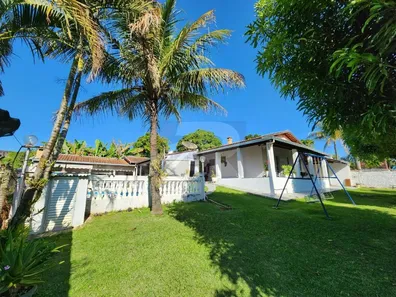 Fazenda / Sítio / Chácara com 4 Quartos à venda, 200m² no , Ipeúna
