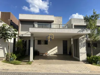 Casa com 3 Quartos para venda ou aluguel, 200m² no Tamboré, Santana de Parnaíba