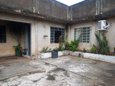 Conjunto Comercial / Sala com 3 Quartos à venda, 121m² no Doutor Tancredo de Almeida Neves, Araraquara