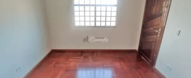 Casa com 3 Quartos para alugar, 100m² no Parque Siomara, Arapongas