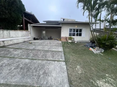 Casa de Condomínio com 3 Quartos para alugar, 154m² no Parque Residencial Itapeti, Mogi das Cruzes