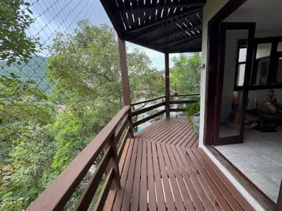 Casa de Condomínio com 3 Quartos para venda ou aluguel, 233m² no Itaipu, Niterói