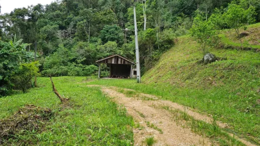 Fazenda / Sítio / Chácara com 2 Quartos à venda, 17000m² no , Águas Mornas