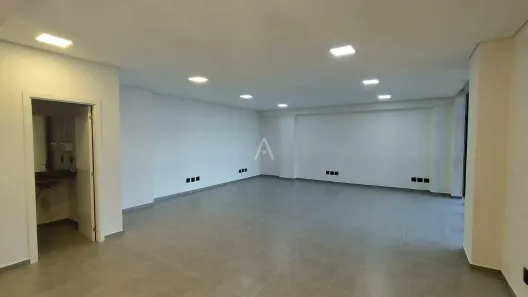 Conjunto Comercial / Sala para alugar, 58m² no Centro, Toledo