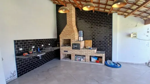 Fazenda / Sítio / Chácara com 5 Quartos para venda ou aluguel, 350m² no Curral, Ibiúna