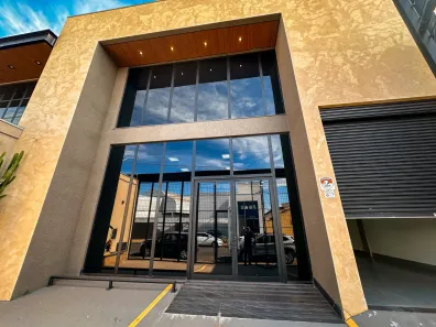 Galpão / Depósito / Armazém com 2 Quartos à venda, 336m² no Santa Maria, Uberaba