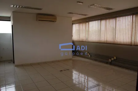 Galpão / Depósito / Armazém para alugar, 750m² no Quitaúna, Osasco