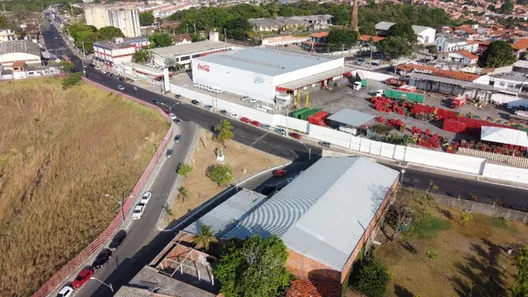 Galpão / Depósito / Armazém à venda, 900m² no Outeiro da Cruz, São Luís