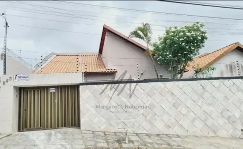 Casa com 4 Quartos à venda, 245m² no Palmeira, Campina Grande