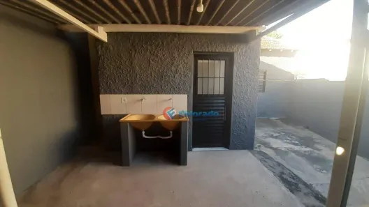 Casa com 2 Quartos para alugar, 60m² no Centro, Sumaré