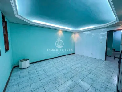 Casa com 4 Quartos à venda, 196m² no Cajazeiras VI, Salvador