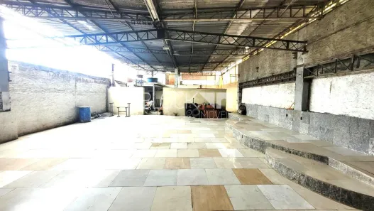 Galpão / Depósito / Armazém à venda, 550m² no Marechal Hermes, Rio de Janeiro
