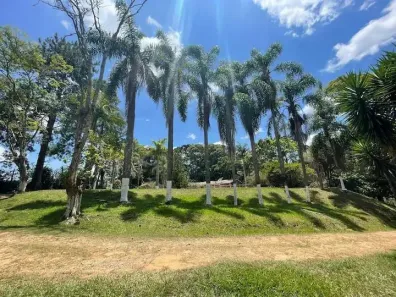 Fazenda / Sítio / Chácara com 4 Quartos para alugar, 10000m² no Centro Cívico, Mogi das Cruzes