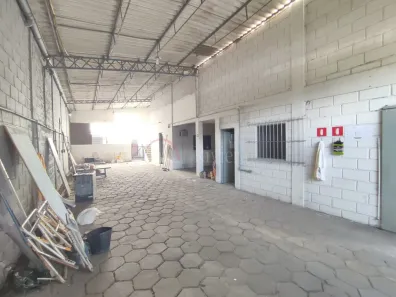Galpão / Depósito / Armazém à venda, 300m² no Centro, São Sebastião