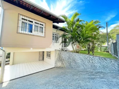 Casa com 5 Quartos para alugar, 230m² no Do Salto, Blumenau