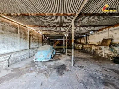 Galpão / Depósito / Armazém à venda, 200m² no Interlagos, Divinópolis