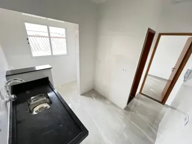 Casa de Condomínio com 2 Quartos para alugar, 60m² no Melvi, Praia Grande