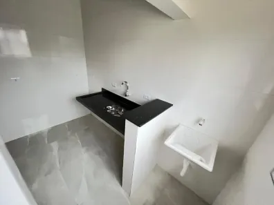 Casa de Condomínio com 2 Quartos para alugar, 60m² no Melvi, Praia Grande