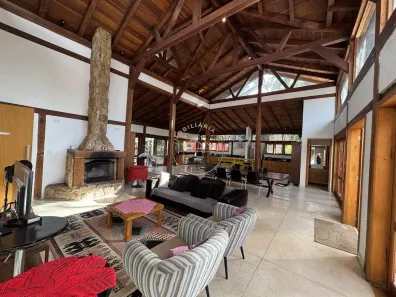 Fazenda / Sítio / Chácara com 6 Quartos à venda, 8000m² no , Mairinque