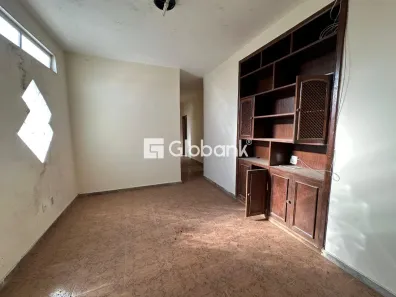 Casa com 4 Quartos para alugar, 110m² no Sagrada Família, Montes Claros