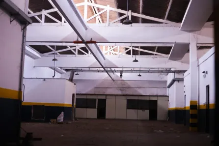 Galpão / Depósito / Armazém para venda ou aluguel, 800m² no Centro, Campos dos Goytacazes